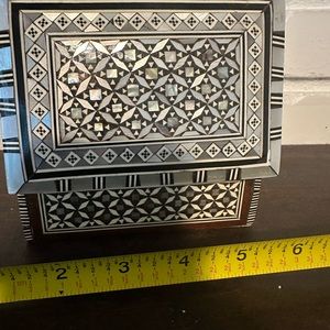 Small Mother of pearl inlaid trinket box hinge lid red velvet lined